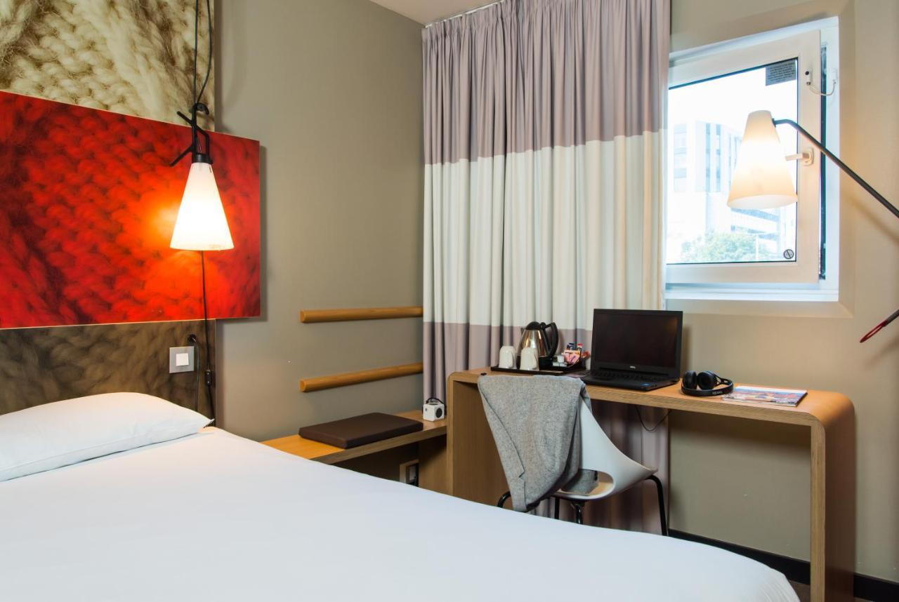 Ibis Sheffield City Exterior photo
