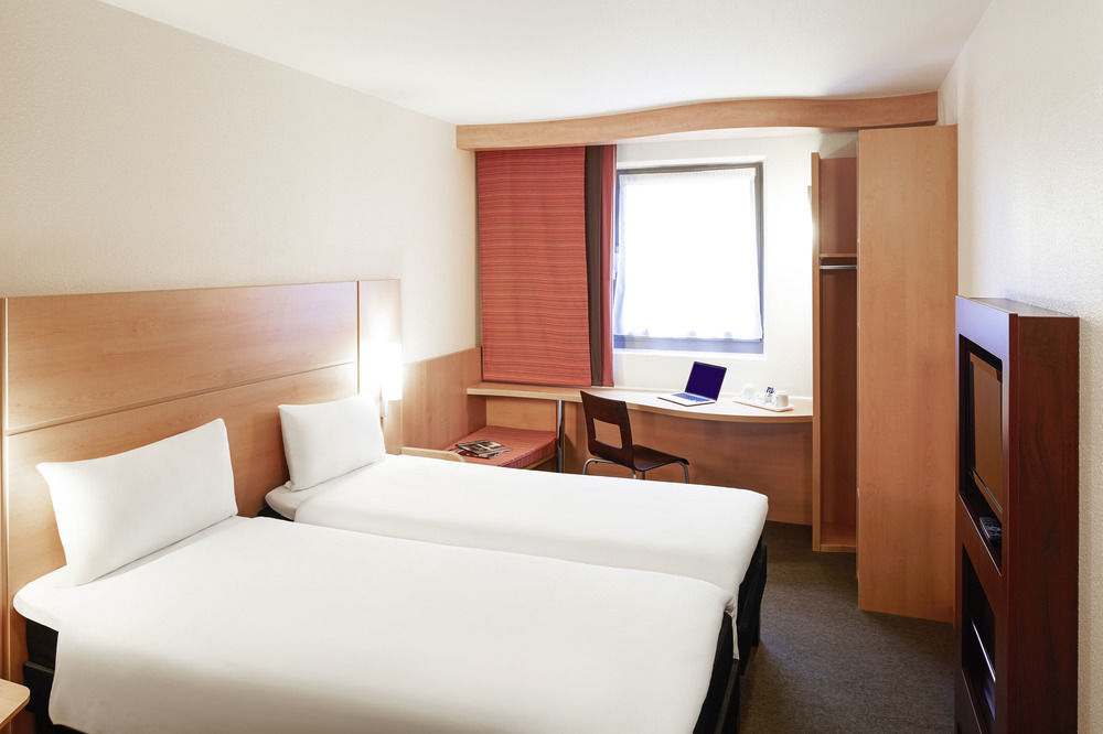 Ibis Sheffield City Exterior photo